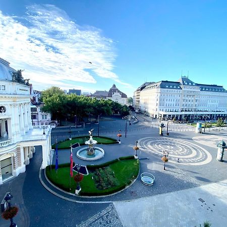 Modern Apartment In Historic City Center Old Town Bratislava Bagian luar foto