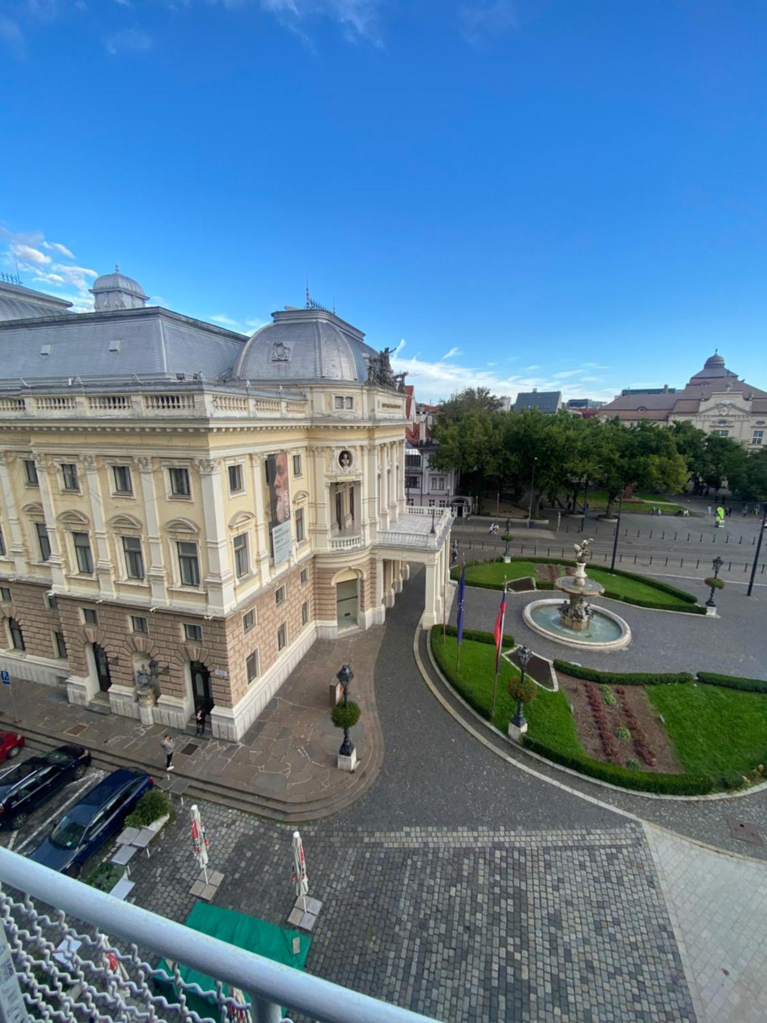 Modern Apartment In Historic City Center Old Town Bratislava Bagian luar foto