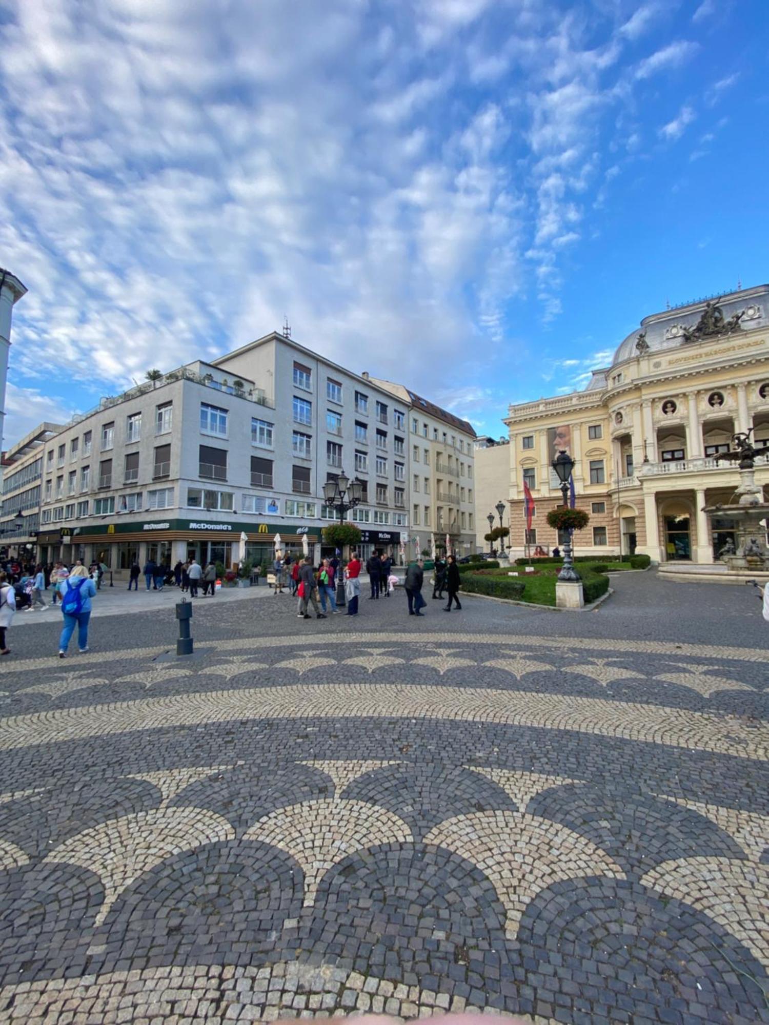 Modern Apartment In Historic City Center Old Town Bratislava Bagian luar foto