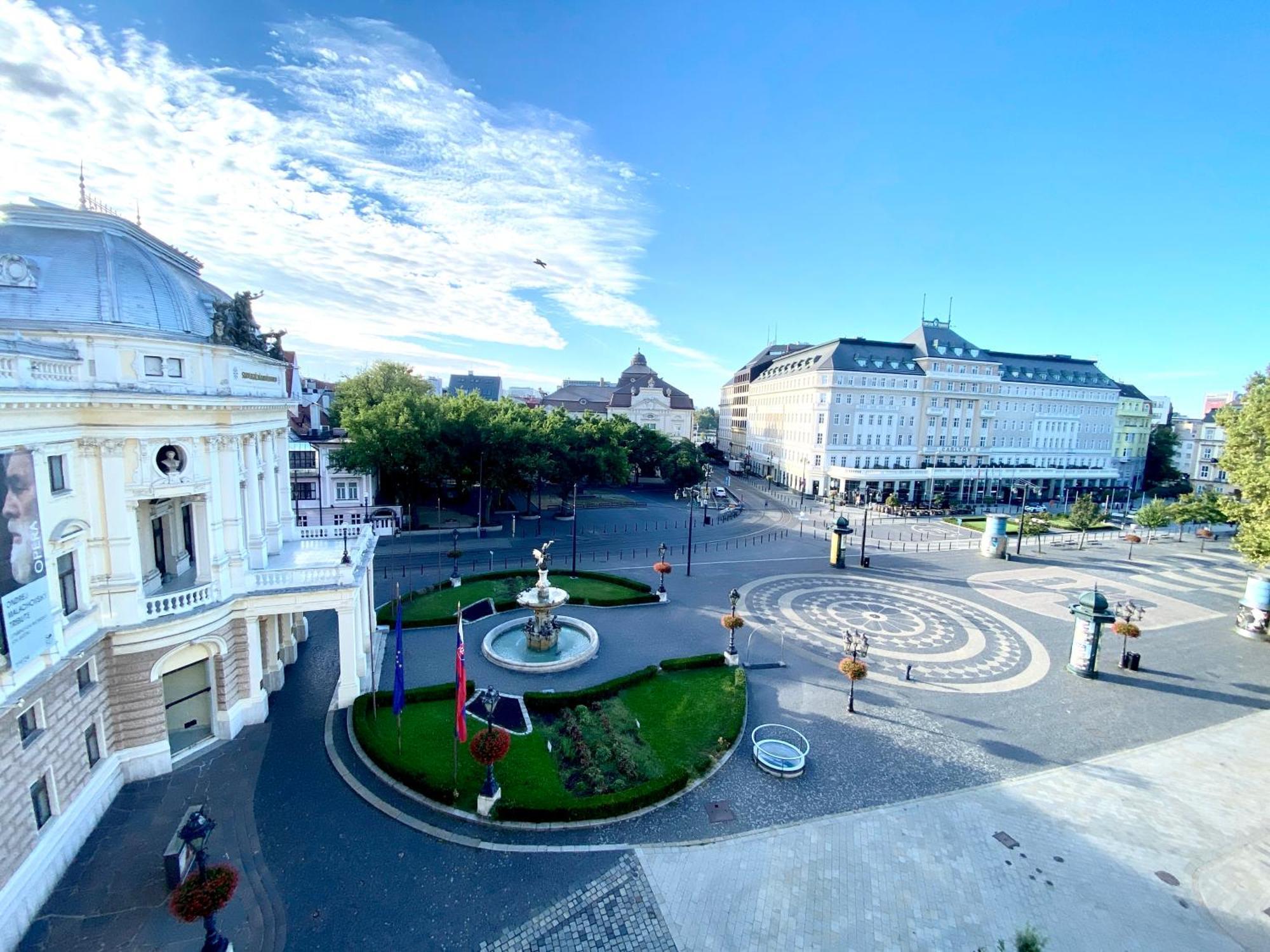 Modern Apartment In Historic City Center Old Town Bratislava Bagian luar foto