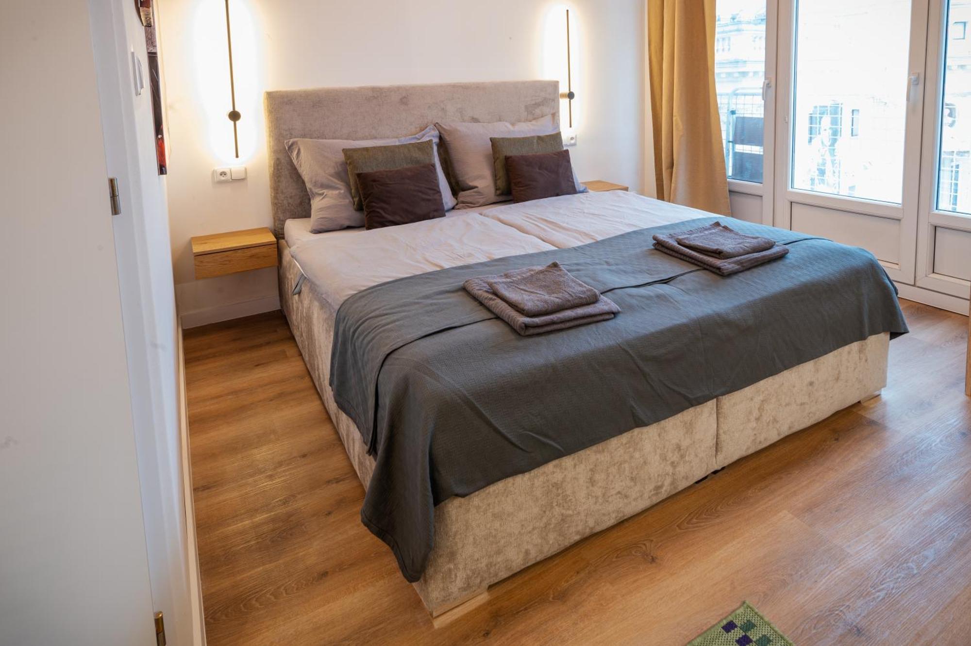Modern Apartment In Historic City Center Old Town Bratislava Bagian luar foto